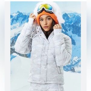 Forever 21 sport luxe ski/snow jacket size S